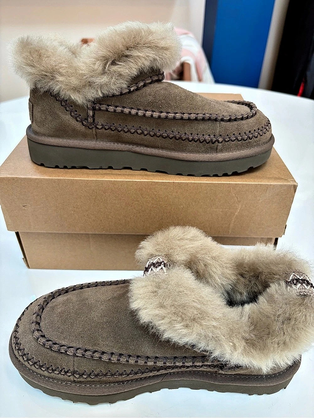 #1041 UGG Classic Ultra Mini Alpine Fur Slippers in Brown US 7 NWT
